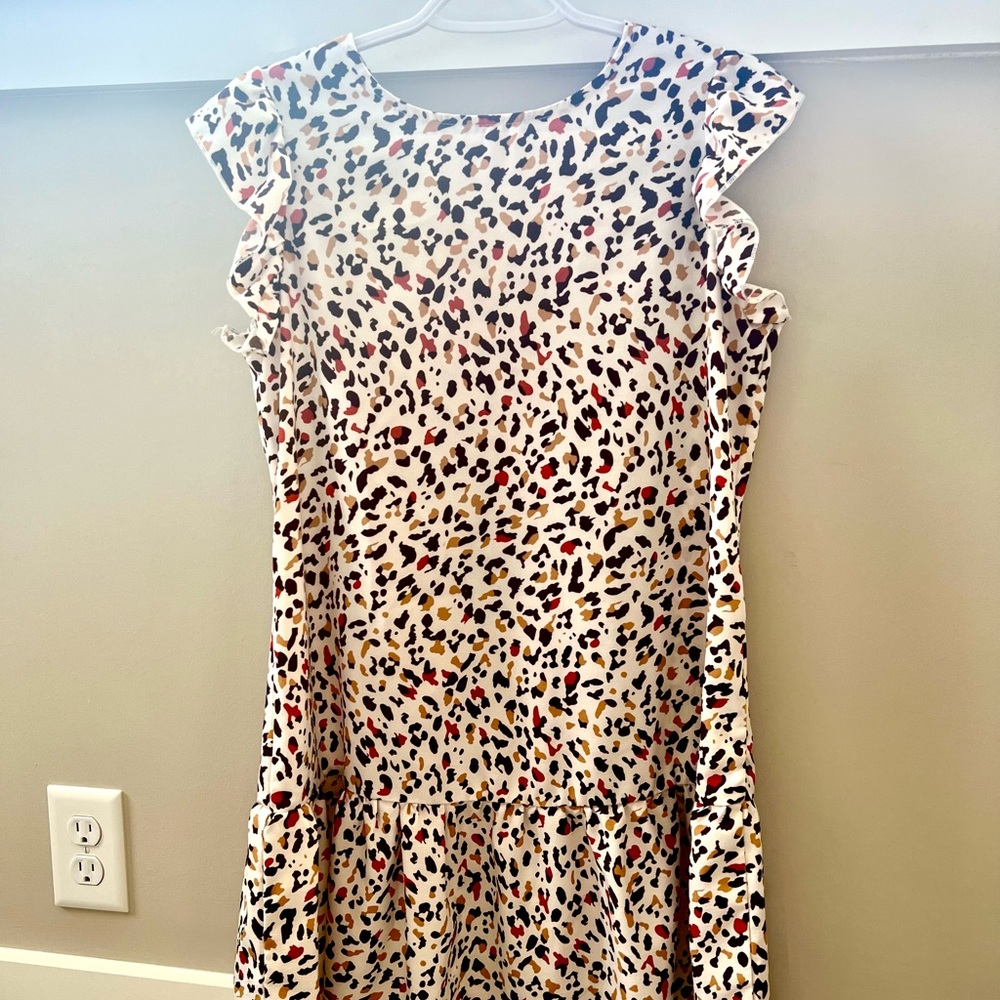 Good length short dress. Can be worn classy or casual.